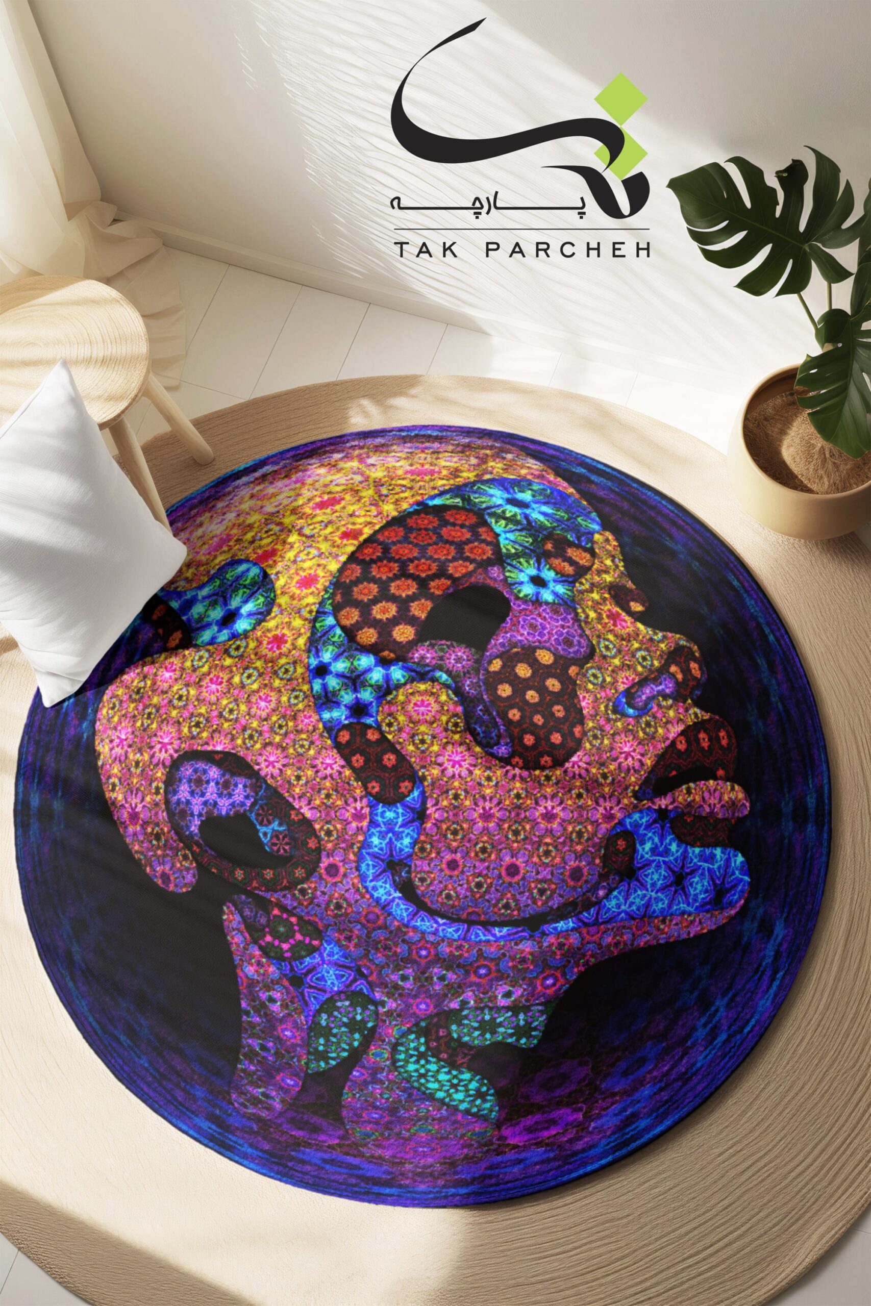 Blacklight Round Rug tarh face